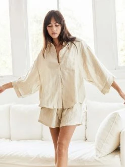 Deiji Studios The 03 Linen Loungewear Set Short 12 Deiji Studios The 03 Linen Loungewear Set Short -UNDONE shop TheUNDONE DeijiStudios LoungewearSetShort Oatmeal E2 1024x1024