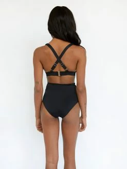 Form And Fold The Tri Top 9 Form And Fold The Tri Top -UNDONE shop TheUNDONE FormandFold TheTripTop TheRiseBottom Black B 1024x1024