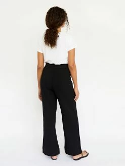Maison Essentiele Core Pant 11 Maison Essentiele Core Pant -UNDONE shop TheUNDONE MaisonEssentiele CorePant Black FB 1024x1024