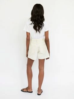 Marle Jean Short 16 Marle Jean Short -UNDONE shop TheUNDONE Marle JeanShort ivory FB 8c4871a7 617f 47b3 aed2 a71a076e982c 1024x1024