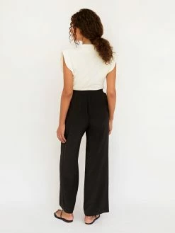 Matteau Drawstring Trouser -UNDONE shop TheUNDONE Matteau BoatNeckTee Chalk DrawstringTrouser Black FB d688a6eb 90b4 4806 9b62 563c323c40a0 1024x1024