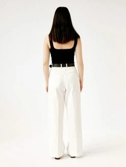 Matteau Summer Chino -UNDONE shop TheUNDONE Matteau ClassicNinetiesTank Black SummerChino White FB ce6216c8 b17f 4ff0 acb0 b7723f61fa84 1024x1024