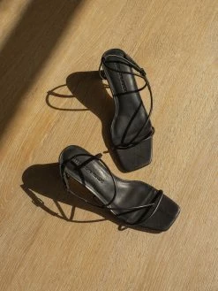 Nelson Made Juliette Midi 9 Nelson Made Juliette Midi -UNDONE shop TheUNDONE NelsonMade Juliette Midi Heel Black E 1024x1024 1