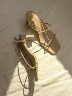 Nelson Made Juliette Midi 11 Nelson Made Juliette Midi -UNDONE shop TheUNDONE NelsonMade Juliette Midi Heel Dune E2 1024x1024 1