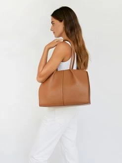 Rylan Large Tote 10 Rylan Large Tote -UNDONE shop TheUNDONE Rylan LargeTote Caramel FF2 1024x1024 1
