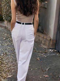 Matteau Summer Chino -UNDONE shop TheUNDONE Streetstyle Outift Beige Knit Vest White Pants Black Belt 2 1024x1024